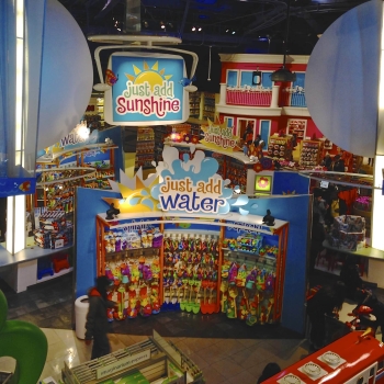 Toys"R"Us X Summer Shop